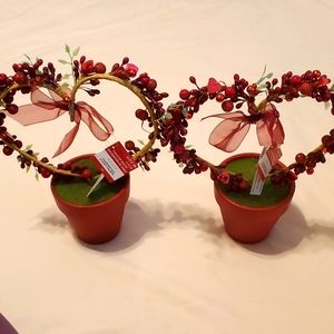 2 Berry Potted Hearts Tabletop Decor